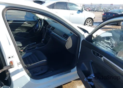 2016 Volkswagen Passat 1.8T Sel Premium from USA, damaged, VIN 1VWCS7A33GC069313